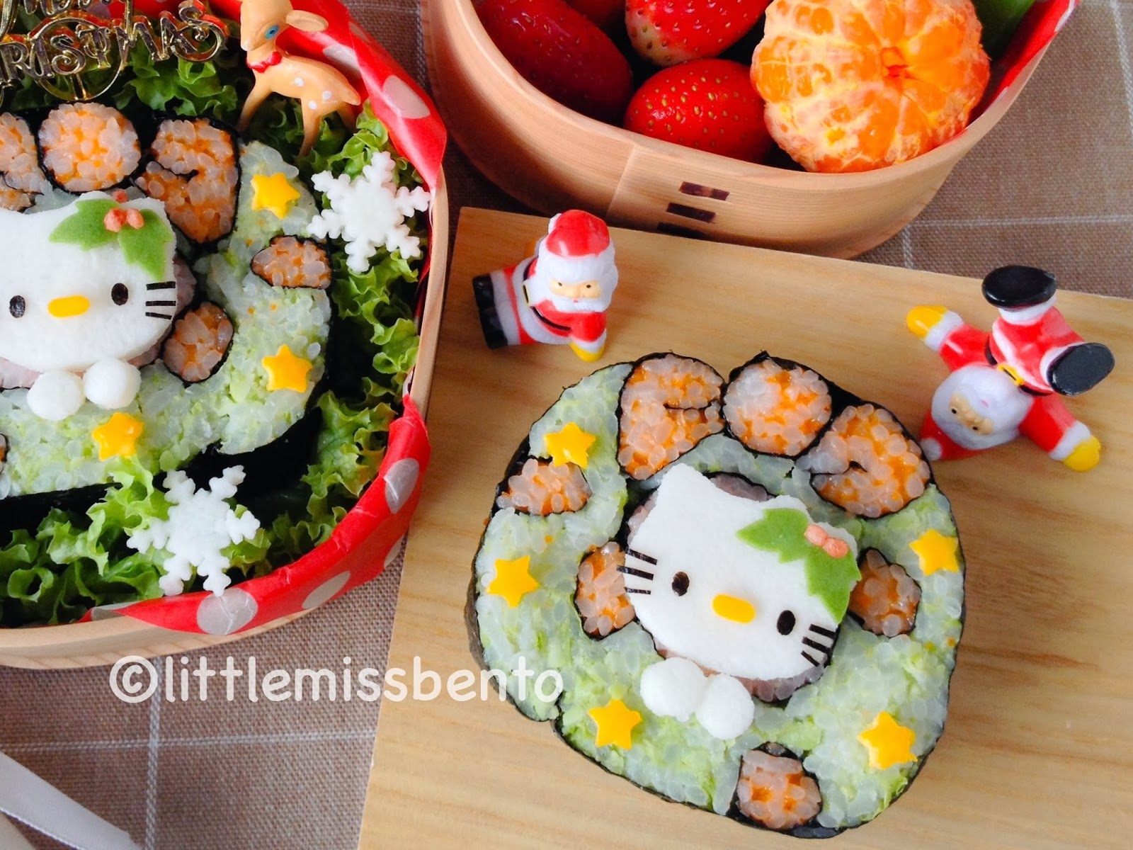 Hello-Kitty-Christmas-Wreath-Bento-4-