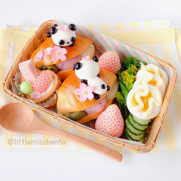 Panda-Sakura-Sandwich-Bento-3-