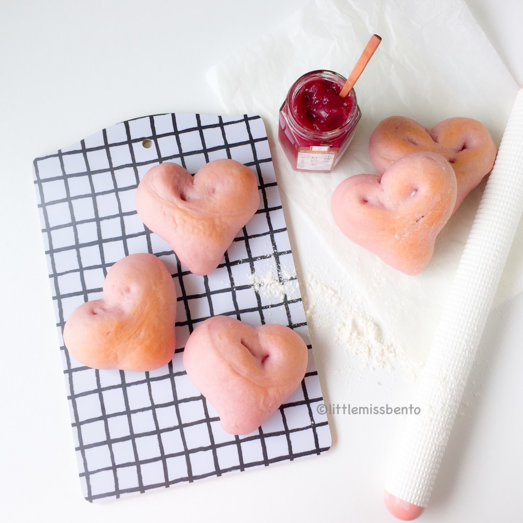 Purple Sweet Potato Heart Shape  Bread (2)